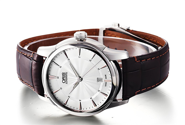 豪利时机械表上弦的正确方法